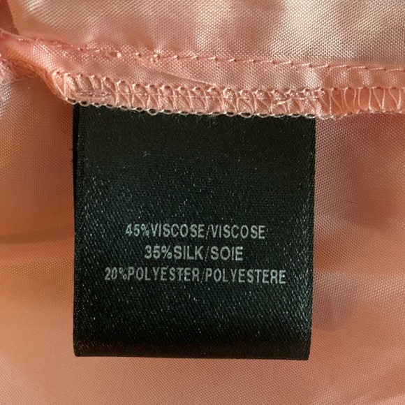 💕🎉 HOST PICK 🎉💕 EUC Lafayette 148 silk blend pink and metallic gold skirt - Picture 10 of 10